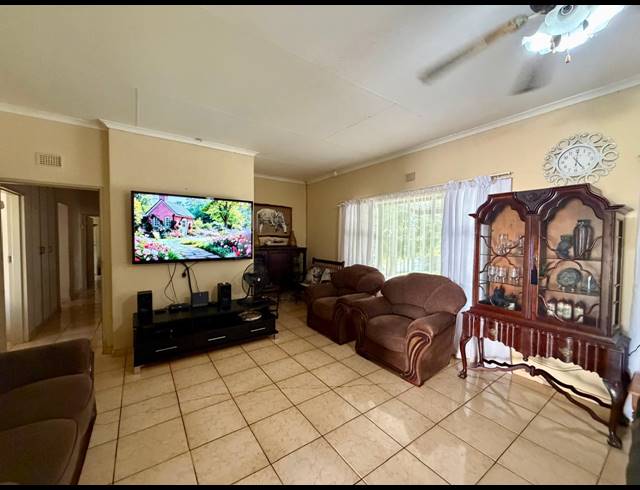 3 BEDROOM HOUSE FOR SALE IN BIRDSWOOD